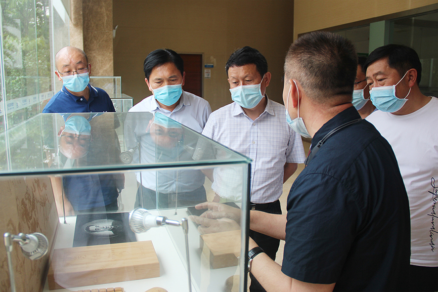 ��׿���ܵ���ϸ��������ʶ����ob�羺���ŵĹ�ҵ�ṹ�����������Ƚ��ԡ�����װ��ˮƽ����ƷӦ��