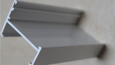 ���Ͻ��и�