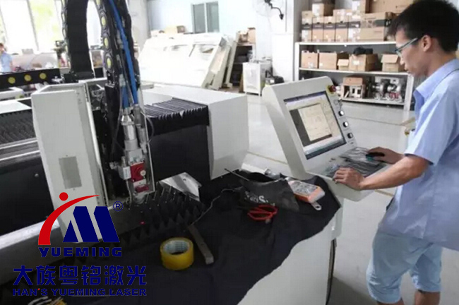 在东莞，，，，，螺丝钉拧得好，，，，，年薪也有10万！不信你看→