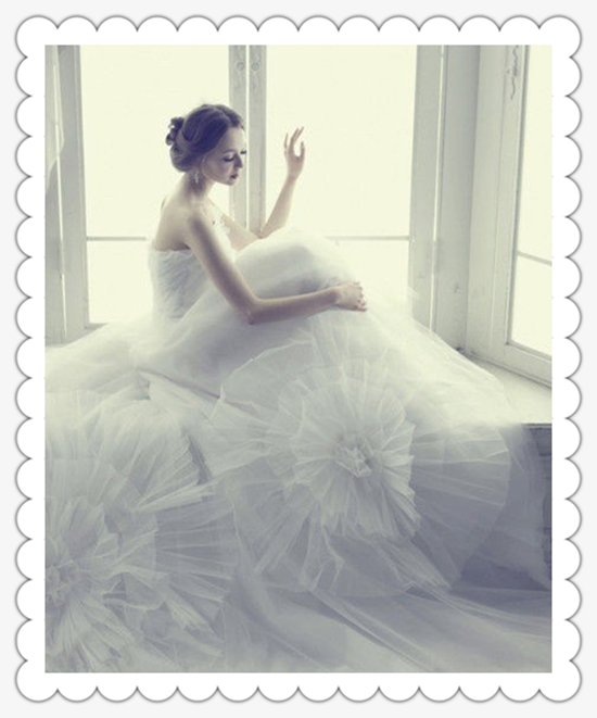 每个女孩都有一套婚纱，，，快看看你的婚纱有多美...