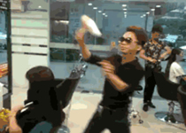 不锈钢激光打标机镌刻美发刀，，，，，，让剃头师更懂您